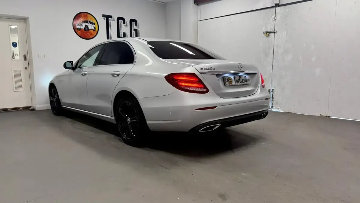 Used Mercedes E220 SE 194 HP (142 kW) 2019 Silver Sedan