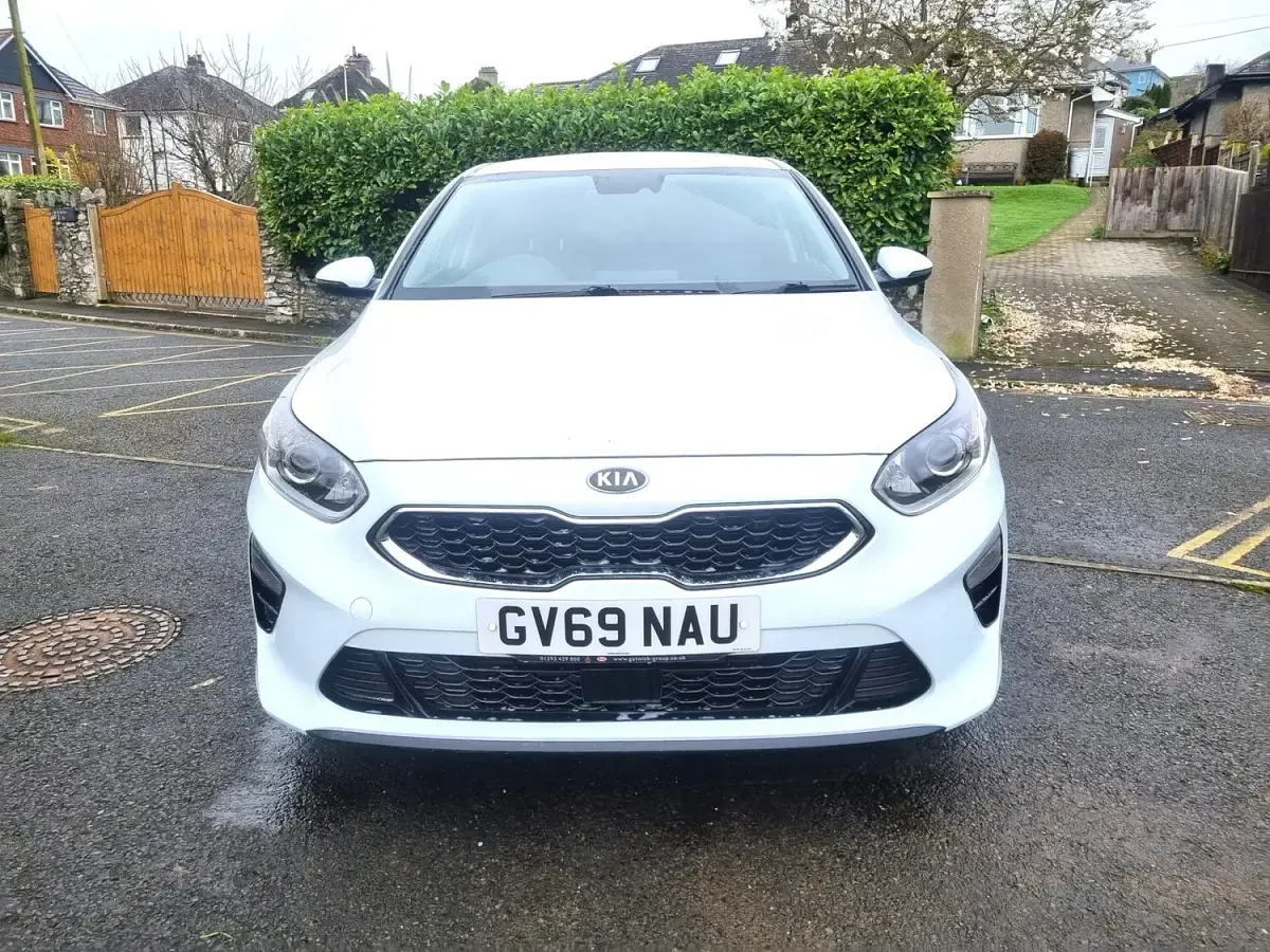 Used Kia Ceed 138 HP (101 kW) 2020 White Hatchback