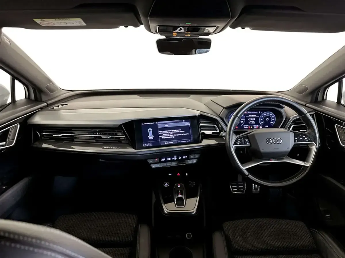 Second-hand Audi Q4 e-tron S-Line 150 kW (204 CP) 2021 Alb SUV