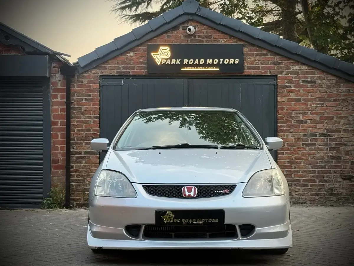 Used Honda Civic Type R 300 HP (220 kW) 2002 Silver Hatchback