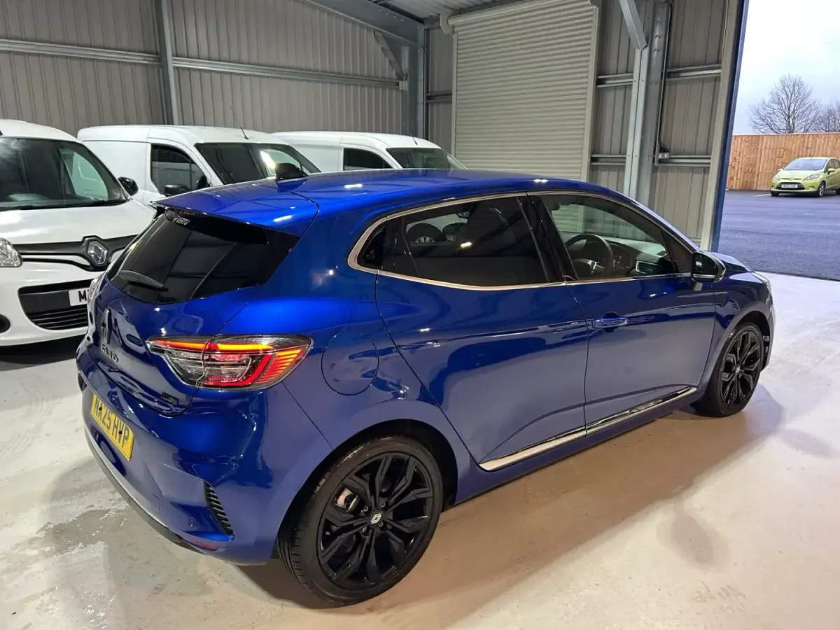 Usado Renault Clio V Techno 2025 Azul Citadino