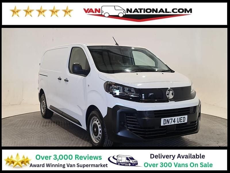 Used Vauxhall Vivaro 120 HP (88 kW) 2024 White MPV