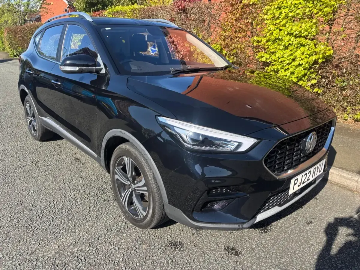 Usado MG ZS Excite 106 HP (77 kW) 2022 Preto SUV