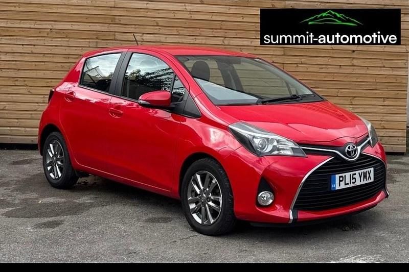 Red Used 2015 Toyota Yaris Hatchback | £5,290 (Fair price) - Image 1/1