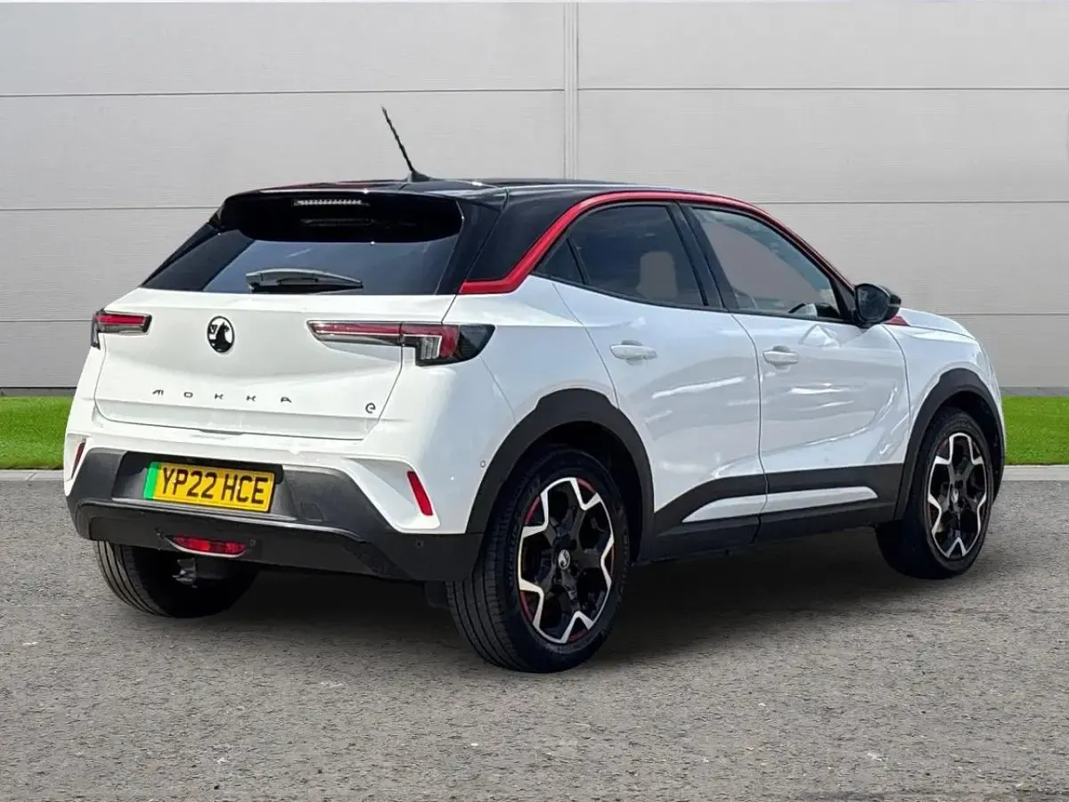 Used Vauxhall Mokka SRi 98 kW (134 HP) 2022 White SUV