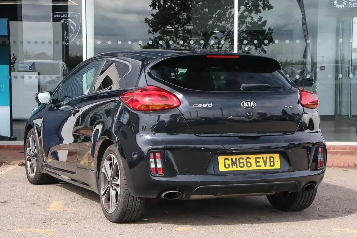 Used Kia ProCeed GT-Line 118 HP (86 kW) 2017 Black Hatchback