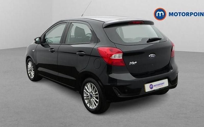 Begagnad Ford Ka Plus Zetec 86 HK (63 kW) 2019 Halvkombi