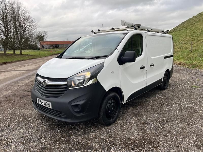 Used Vauxhall Vivaro 95 HP (69 kW) 2018 White MPV