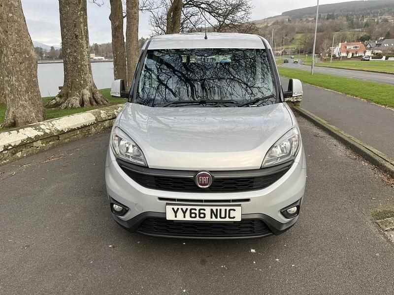 Used Fiat Doblò Easy 95 HP (69 kW) 2016 Silver MPV