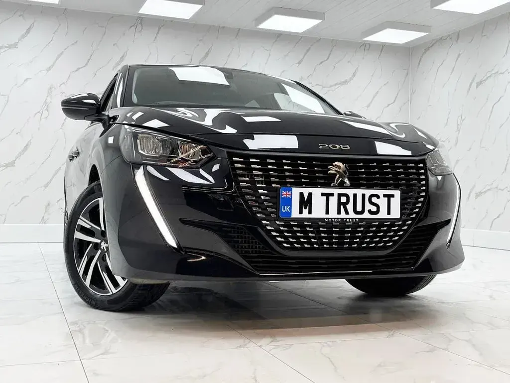 Used Peugeot 208 Allure Premium 75 HP (55 kW) 2022 Black Hatchback