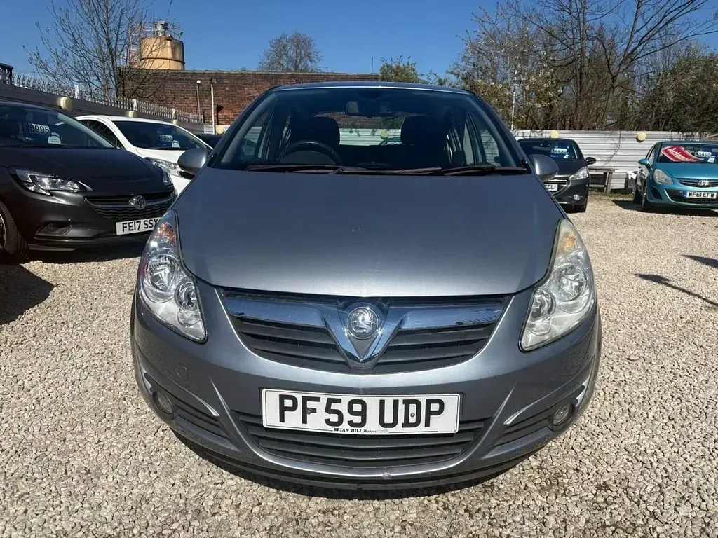 Second-hand Vauxhall Corsa 100 CP (73 kW) 2010 Argintiu Hatchback