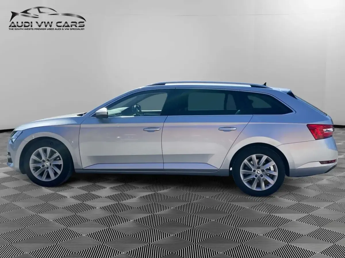 Gebraucht Skoda Superb SE Technology 150 PS (110 kW) 2021 Silber Kombi