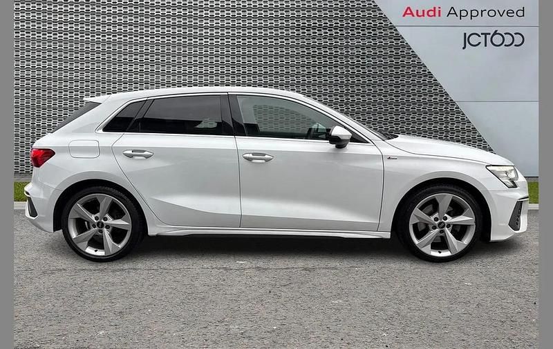 Used Audi A3 S-Line 147 HP (108 kW) 2020 White Hatchback