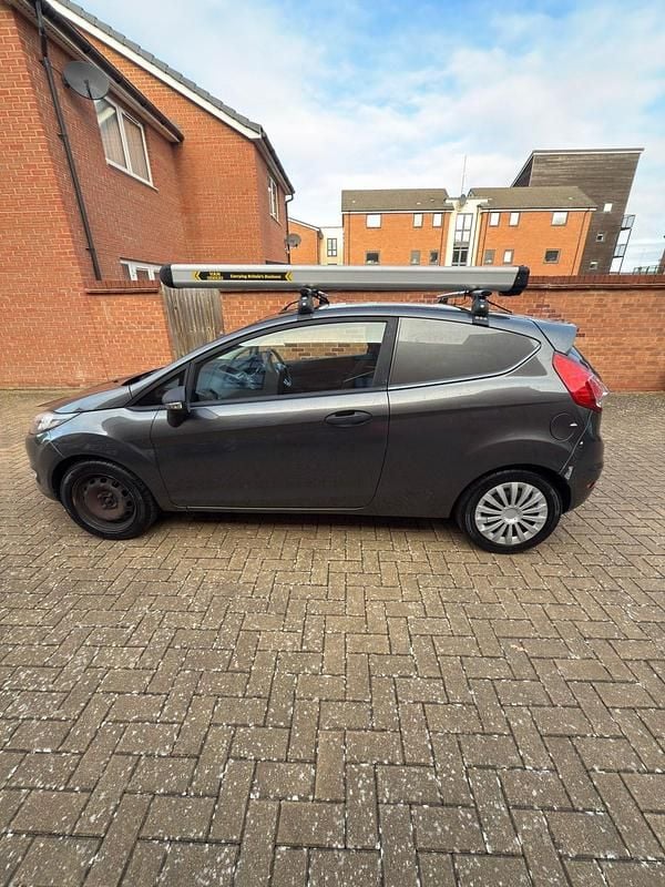 Used Ford Fiesta 74 HP (54 kW) 2016 Grey Van