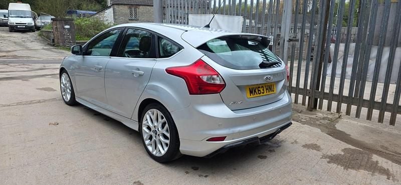 Used Ford Focus Zetec 2013 Silver Hatchback