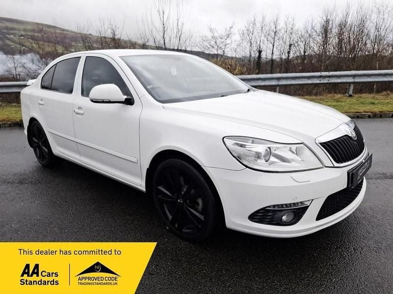 Used Skoda Octavia vRS 200 HP (147 kW) 2012 White Hatchback