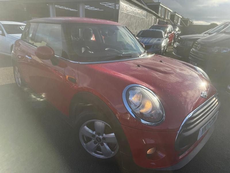 Used Mini One D Hatch 95 HP (69 kW) 2017 Red Hatchback
