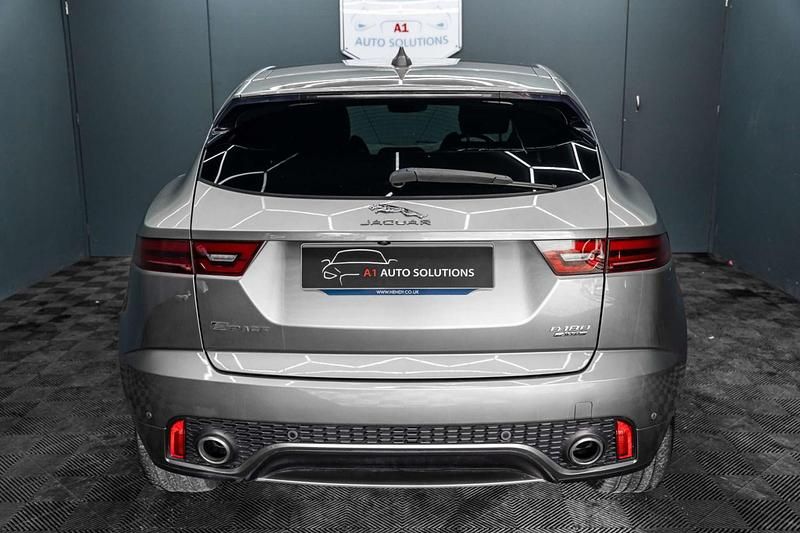 Begagnad Jaguar E-Pace R-Dynamic 180 HK (132 kW) 2018 Silver SUV