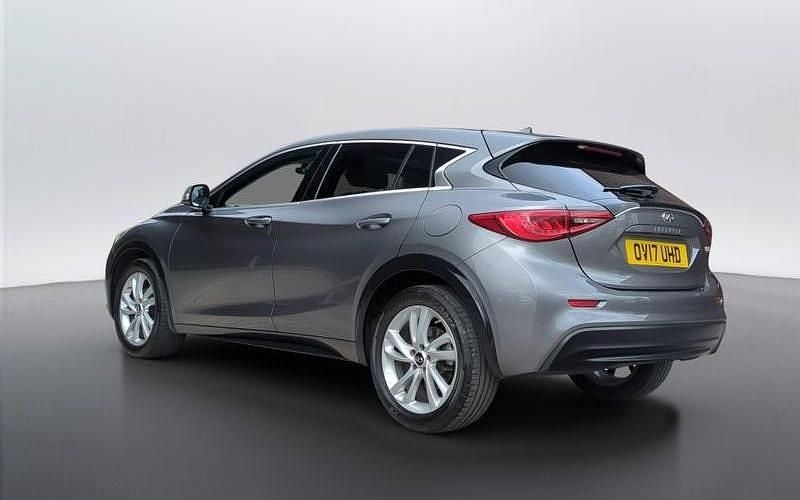 Used Infiniti Q30 122 HP (89 kW) 2017 Grey Hatchback
