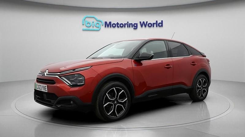 Usado Citroën e-C4 Shine 100 kW (136 HP) 2023 Citadino