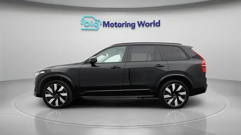 Begagnad Volvo XC90 Plus 455 HK (334 kW) 2024 Svart SUV