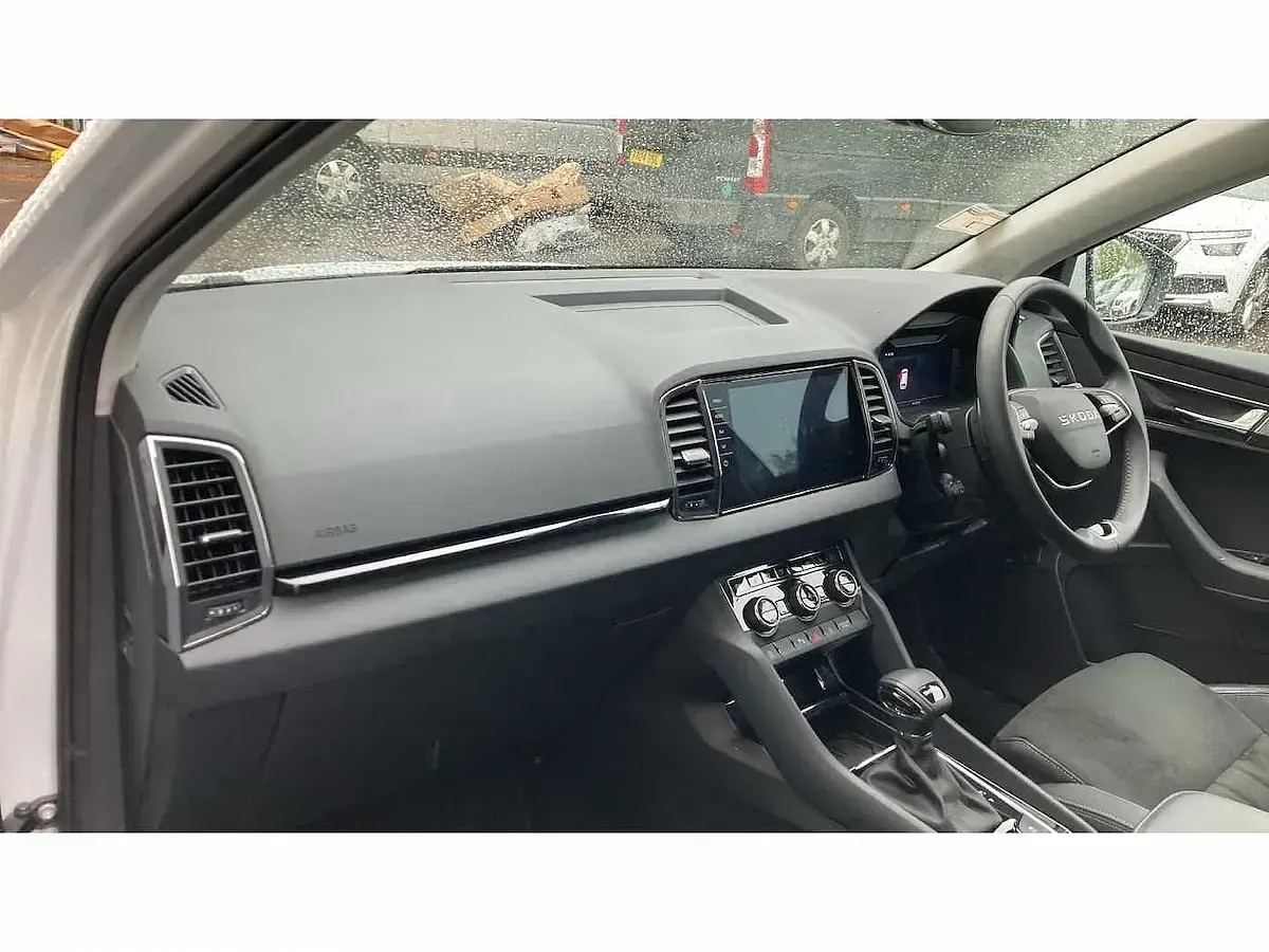 Used Skoda Karoq SE L 150 HP (110 kW) 2025 White SUV