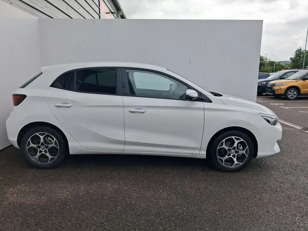 Used MG MG3 Trophy 2025 White Hatchback