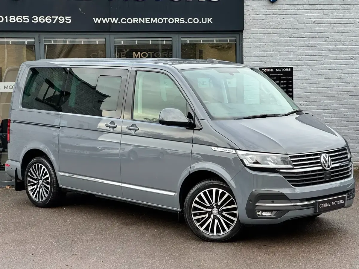 Used VW Caravelle Executive 204 HP (150 kW) 2021 Grey Van