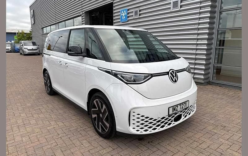 White Used 2024 VW ID. Buzz Pro MPV | £43,690 (Fair price) - Image 1/4