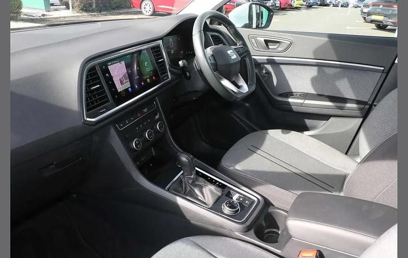 Begagnad Seat Ateca SE Technology 150 HK (110 kW) 2023 Vit SUV