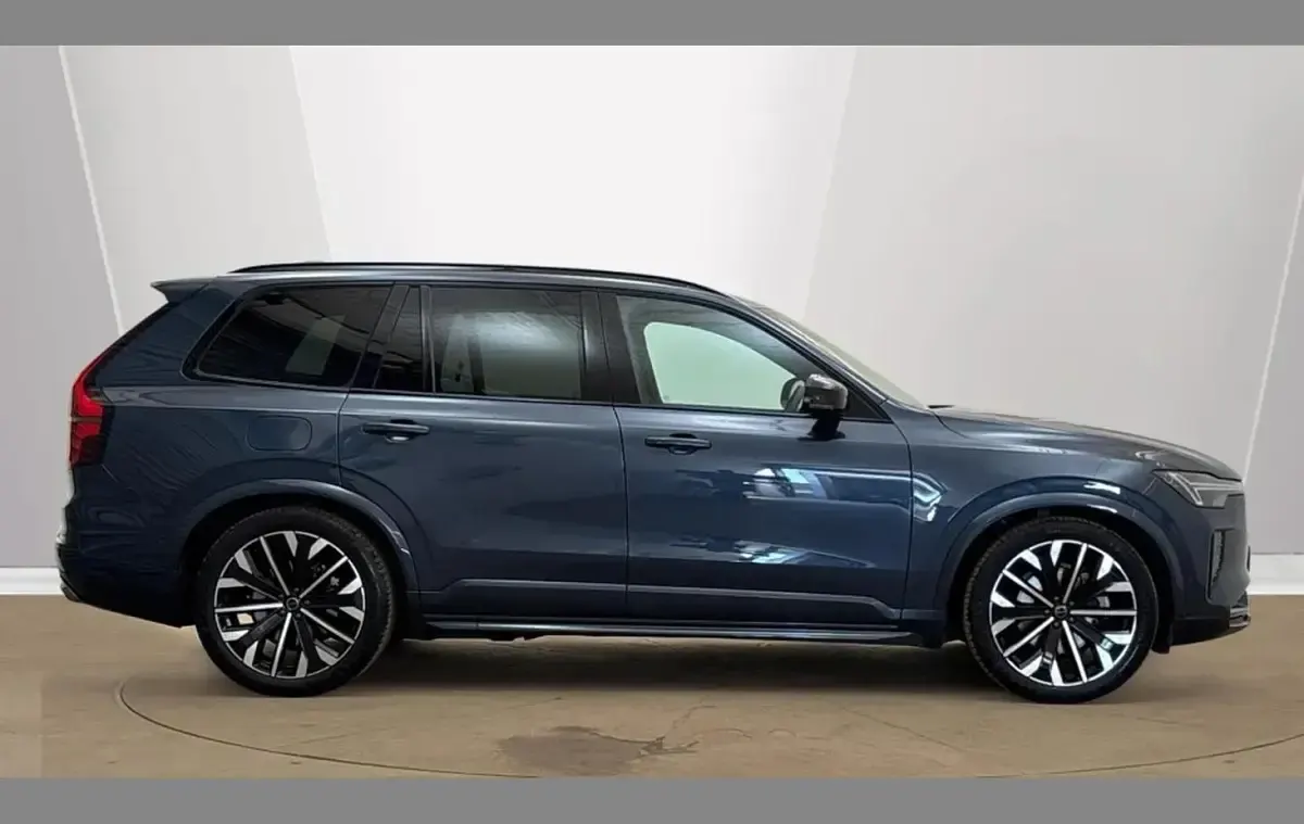 Used Volvo XC90 Plus 455 HP (334 kW) 2025 Blue SUV