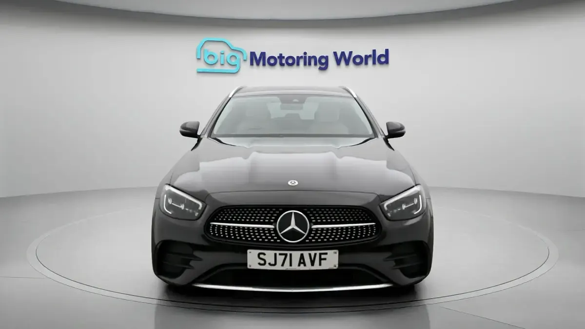 Used Mercedes E300 AMG line 302 HP (222 kW) 2021