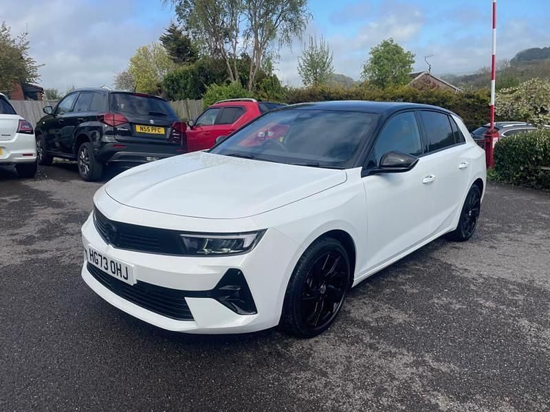 Used Vauxhall Astra S 130 HP (95 kW) 2023 White Hatchback