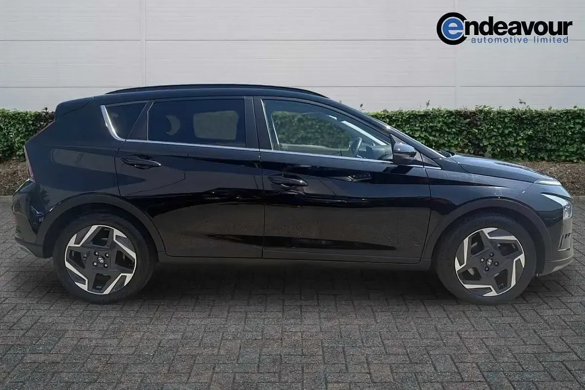 Used Hyundai Bayon Premium 100 HP (73 kW) 2024 Black SUV