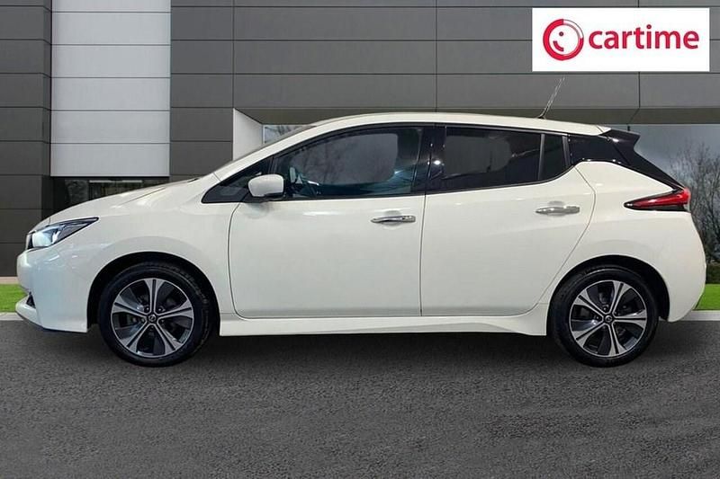 Begagnad Nissan Leaf N-TEC 160 kW (218 HK) 2020 Vit Halvkombi