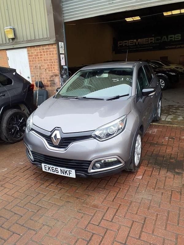 Usado Renault Captur Dynamique 90 HP (66 kW) 2016 Cinzento SUV