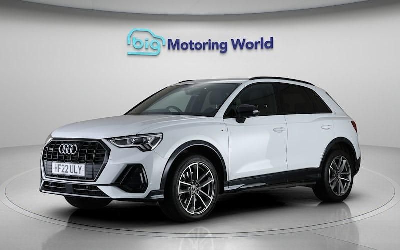 Begagnad Audi Q3 Black Edition 190 HK (139 kW) 2022 Vit SUV