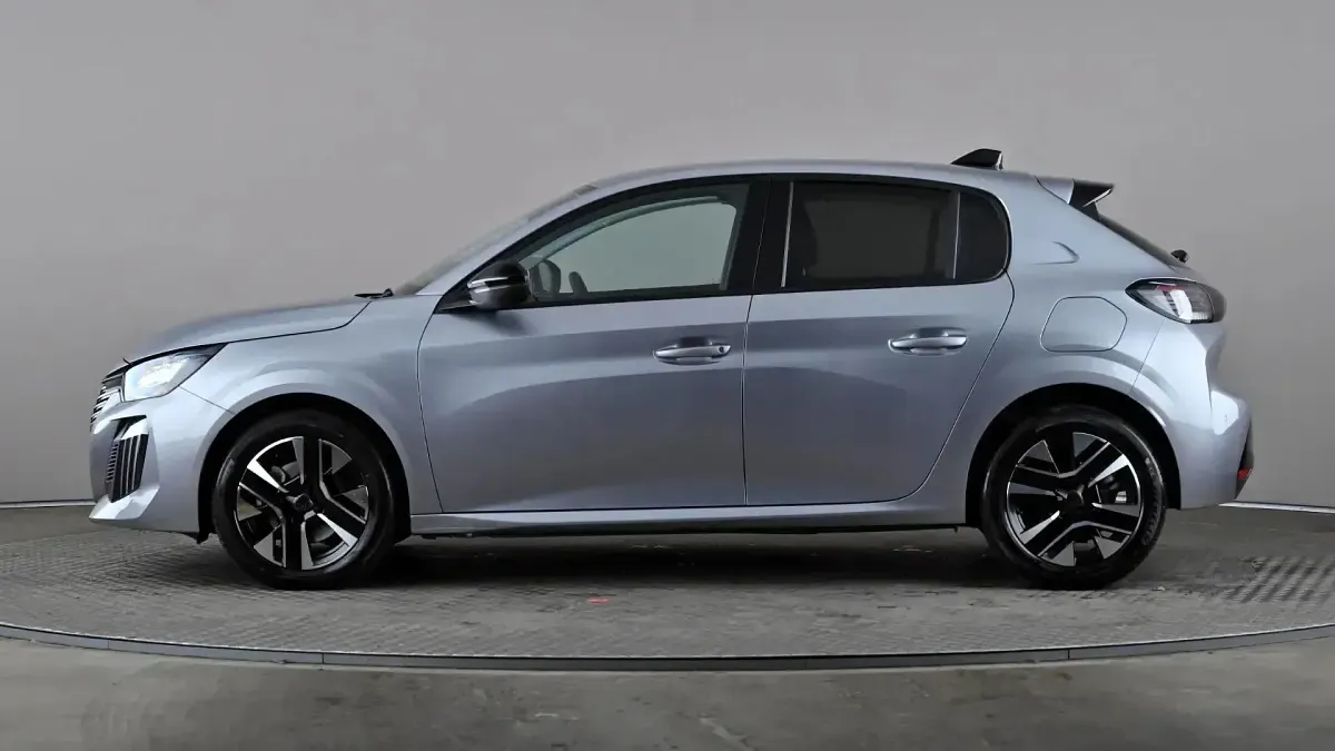 Gebraucht Peugeot 208 Allure 101 PS (74 kW) 2025 Grau Kleinwagen
