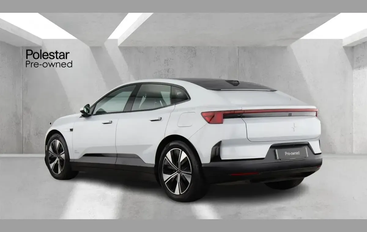 Begagnad Polestar 4 Plus 196 kW (267 HK) 2025 Silver SUV