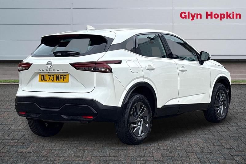 Used Nissan Qashqai Acenta Premium 2023 White SUV