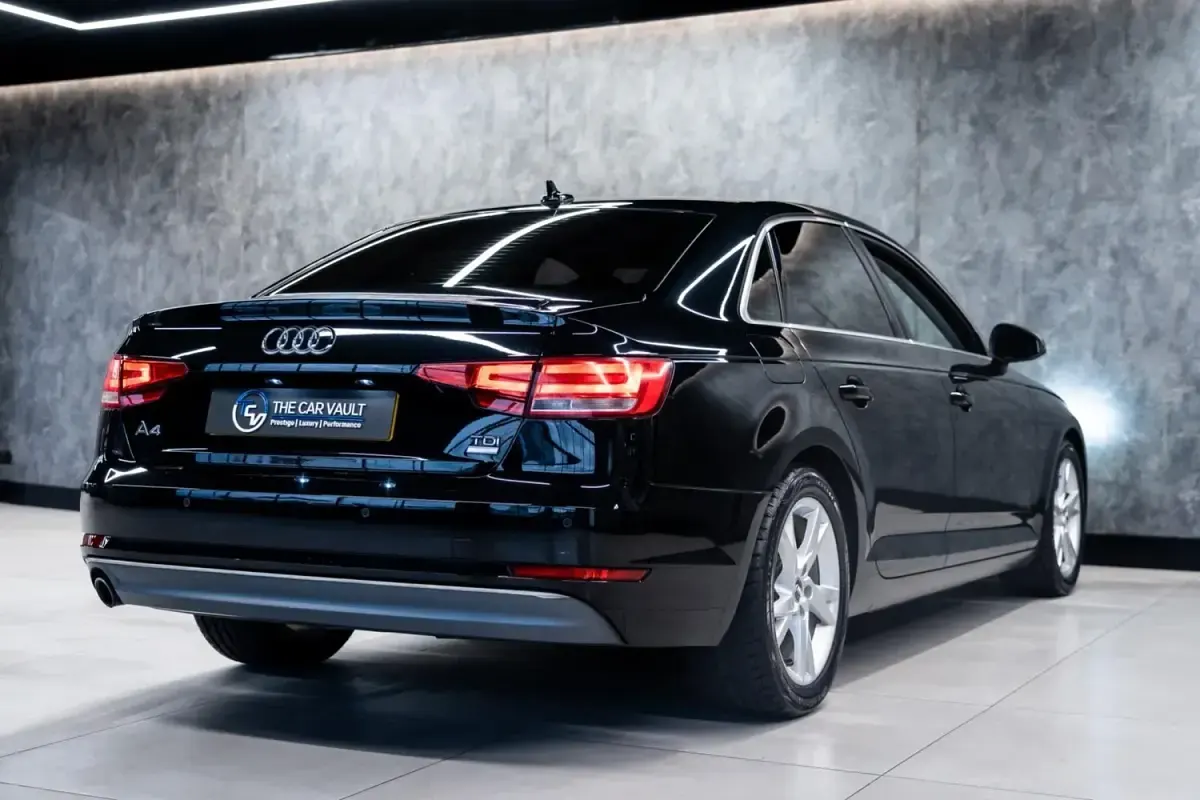 Używany Audi A4 Sport 2017 Czarny Sedan/Limuzyna