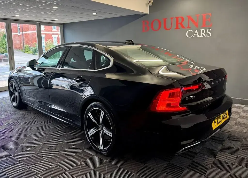 Used Volvo S90 R-Design 190 HP (139 kW) 2019 Black Sedan