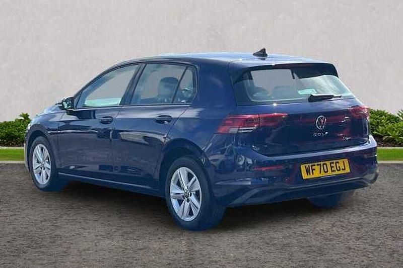 Used VW Golf VIII Life 130 HP (95 kW) 2020 Blue Hatchback