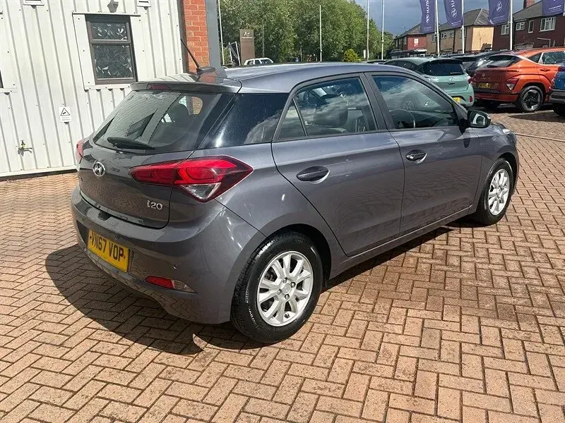 Used Hyundai i20 SE 84 HP (61 kW) 2017 Grey Hatchback
