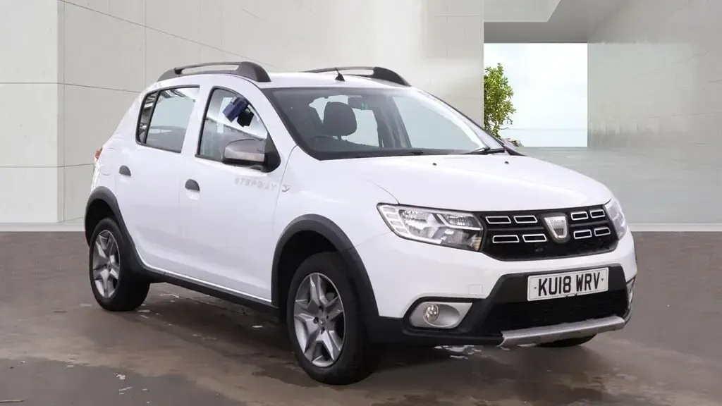 Used Dacia Sandero Lauréate 90 HP (66 kW) 2018 White Hatchback