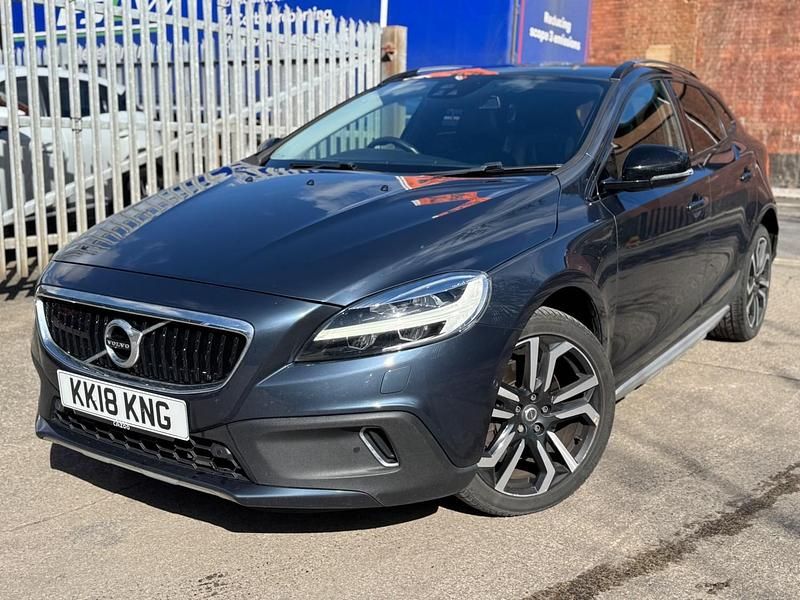Used Volvo V40 Pro 2018 Blue Hatchback