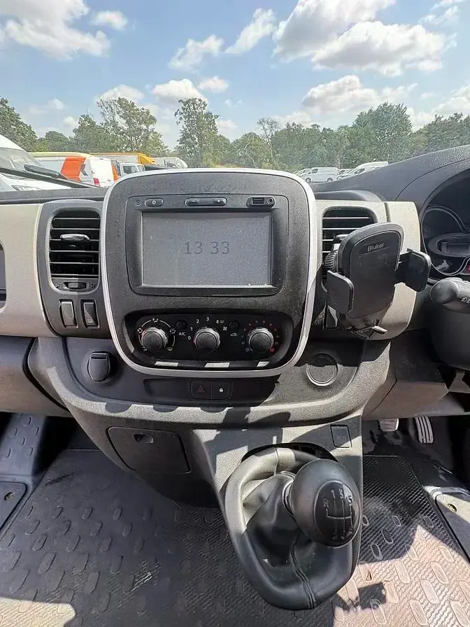 Used Renault Trafic Business 2016 White MPV