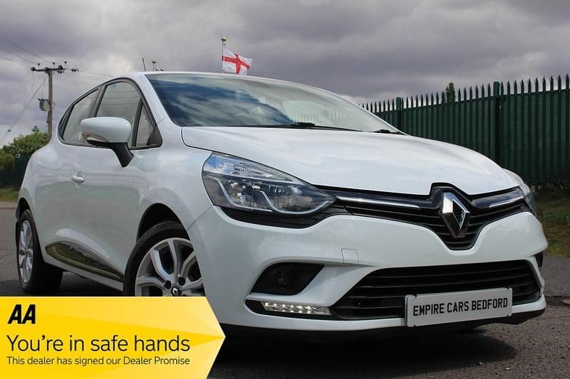 White Used 2017 Renault Clio IV Dynamique Hatchback | £7,690 (Fair price) - Image 1/2