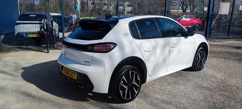 Used Peugeot 208 GT 134 HP (98 kW) 2025 White Hatchback