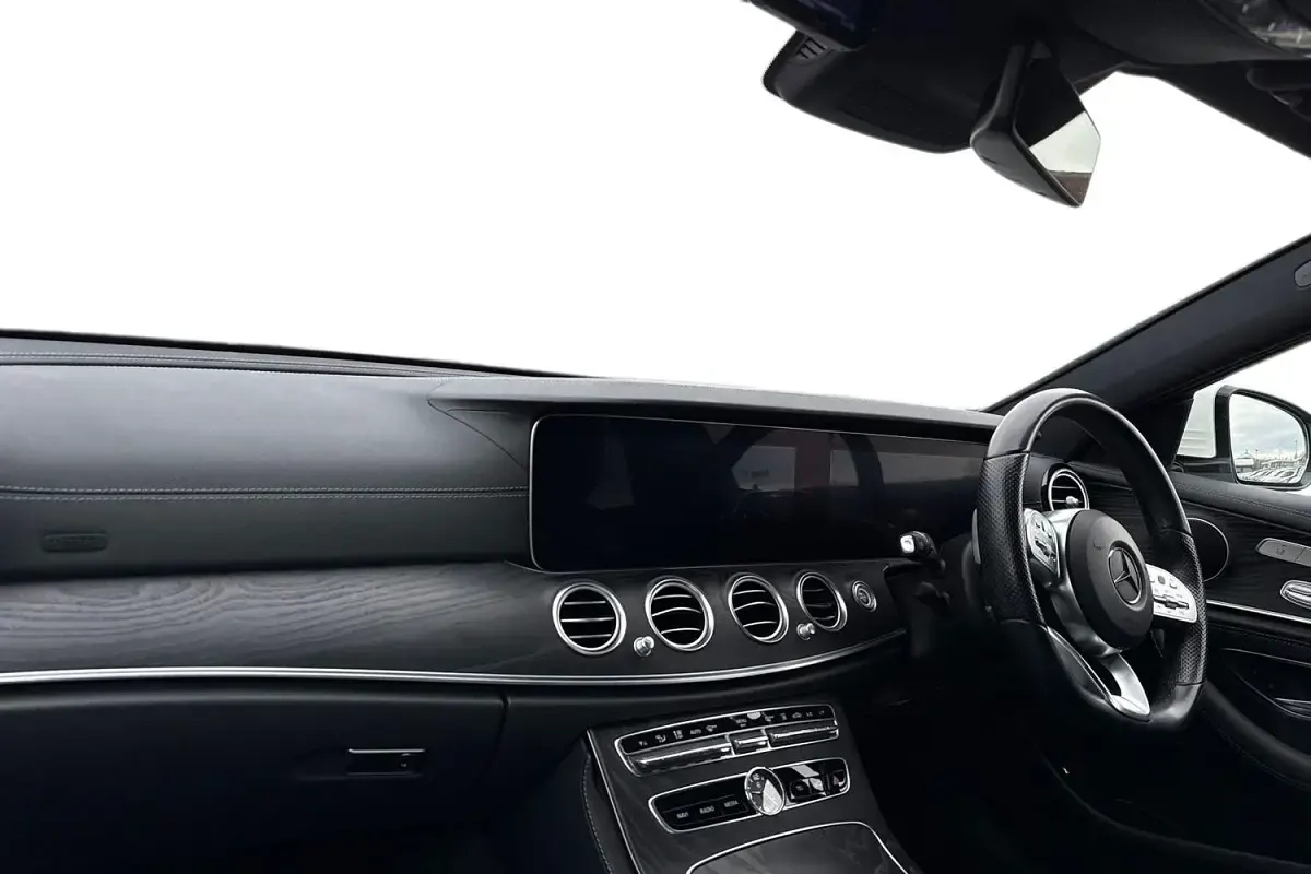 Usado Mercedes E300 AMG Line Premium 2020 Branco Carrinha